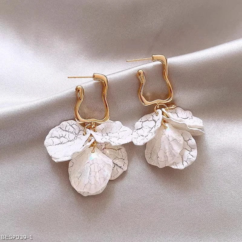 Light luxury petal earrings