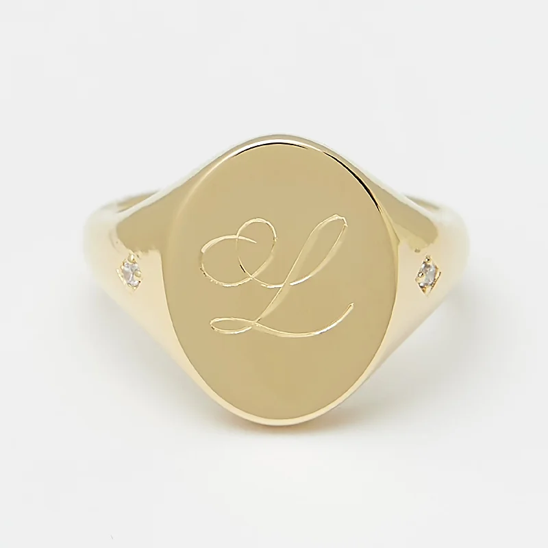 Kazra Signet Ring in Gold