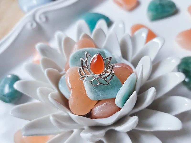 Lotus Ring || Carnelian