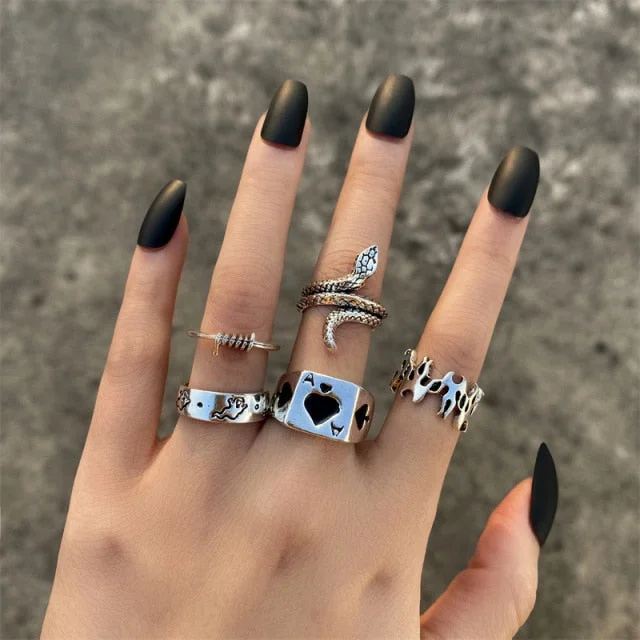 Punk Gothic Heart Ring Set for Women Black Dice Vintage Spades Ace Silver Plated Retro Rhinestone Charm Billiards Finger Jewelry